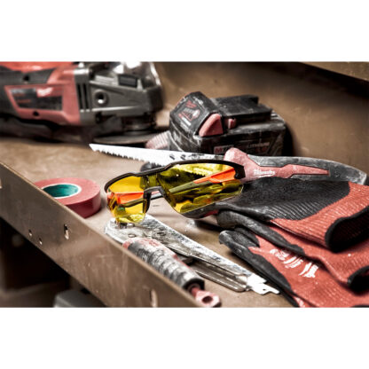 Gafas Amarillas Anti-Rayaduras MILWAUKEE - Imagen 2