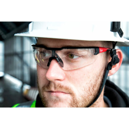 Gafas de Seguridad con Revestimiento Duro Transparente MILWAUKEE - Imagen 2